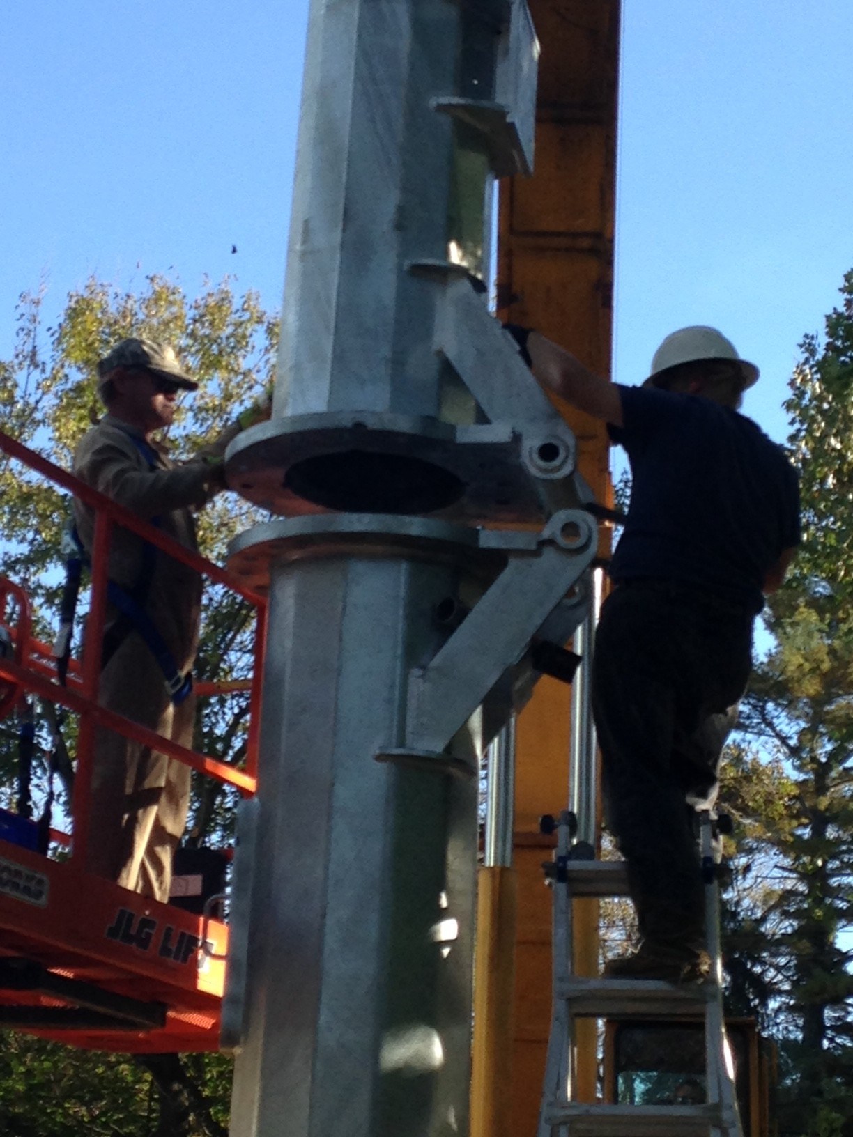 Foundationless Telecom Tower